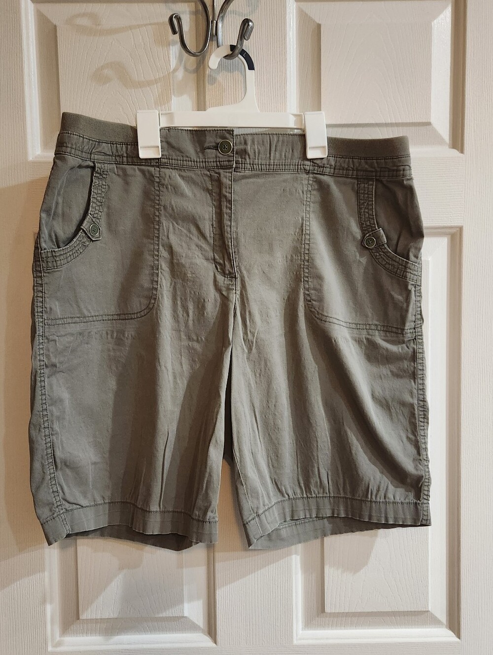 Women 14 Karen Scott Womens Elastic Waist Bermuda Short  Olive
